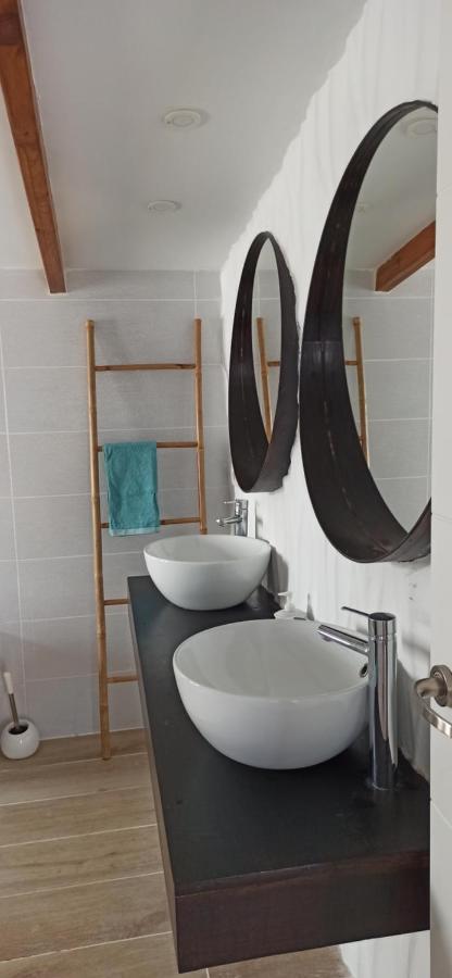 Beautiful Chalet With Wifi And Free Parking Arona  Bagian luar foto