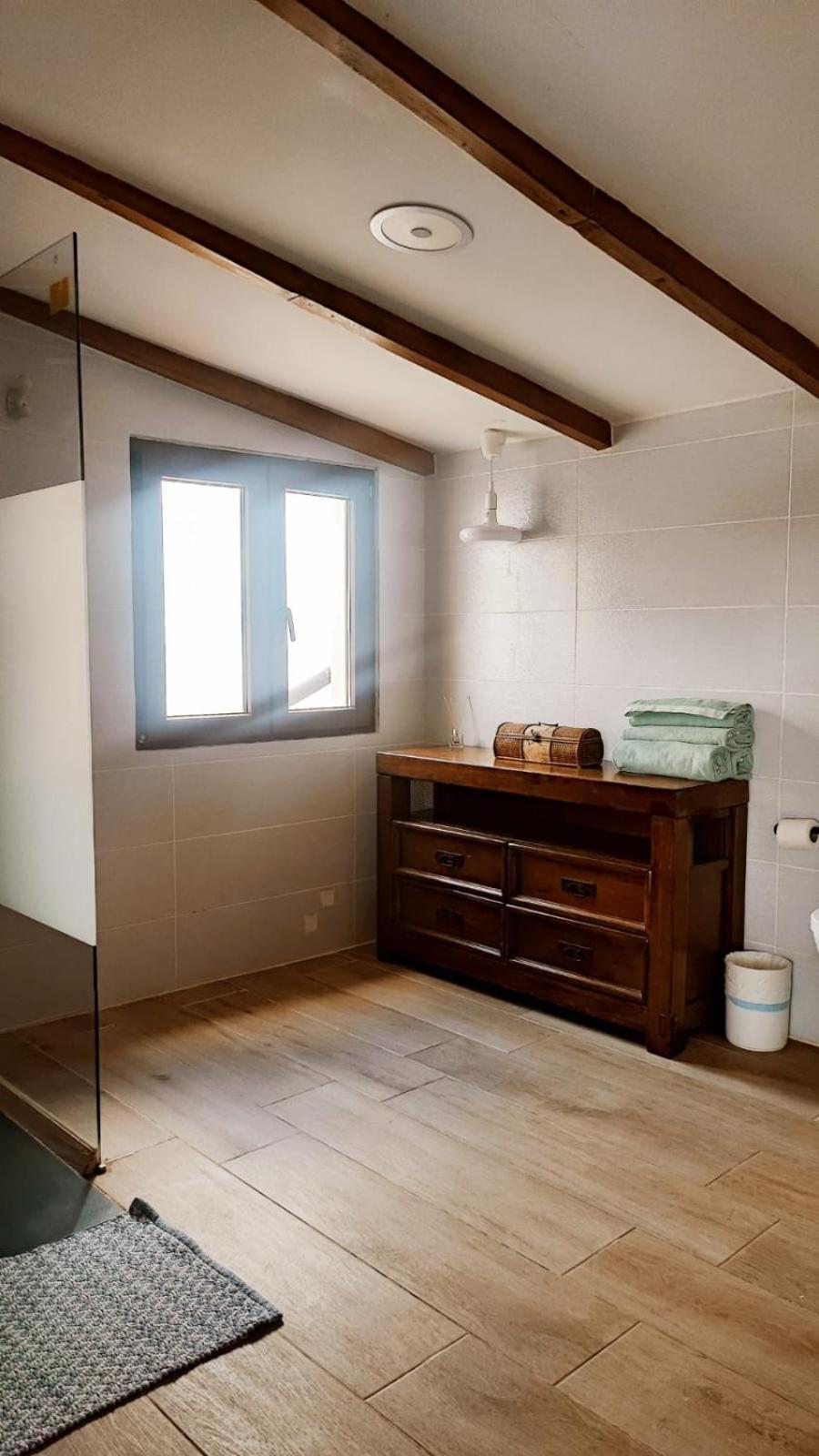Beautiful Chalet With Wifi And Free Parking Arona  Bagian luar foto