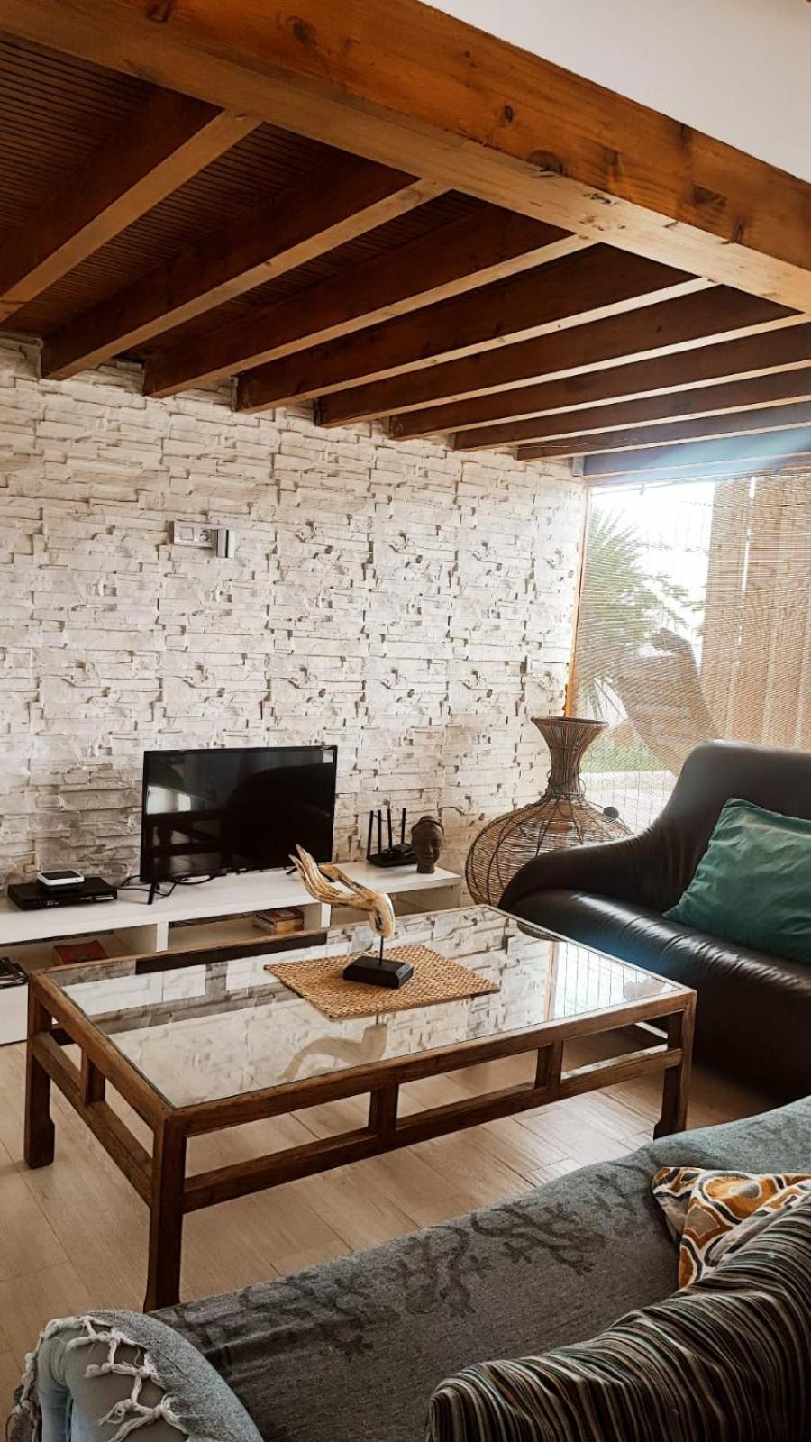 Beautiful Chalet With Wifi And Free Parking Arona  Bagian luar foto